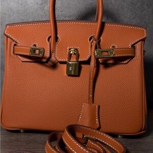 Elegant brown Leather Handbag